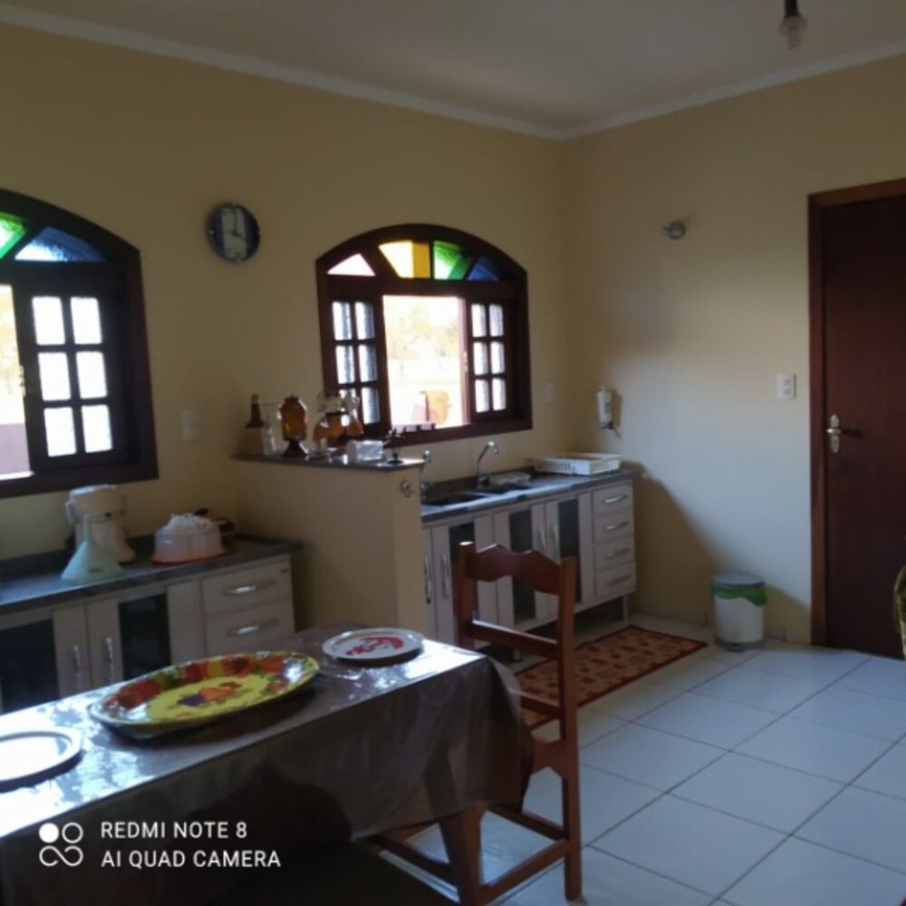 Casa à venda com 3 quartos, 250m² - Foto 4