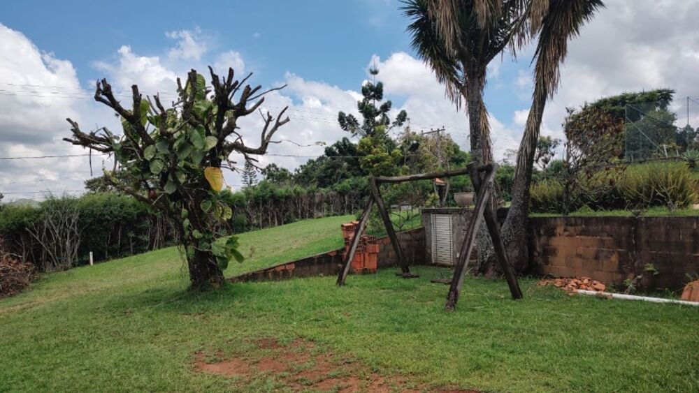 Chácara à venda com 5 quartos, 740m² - Foto 1