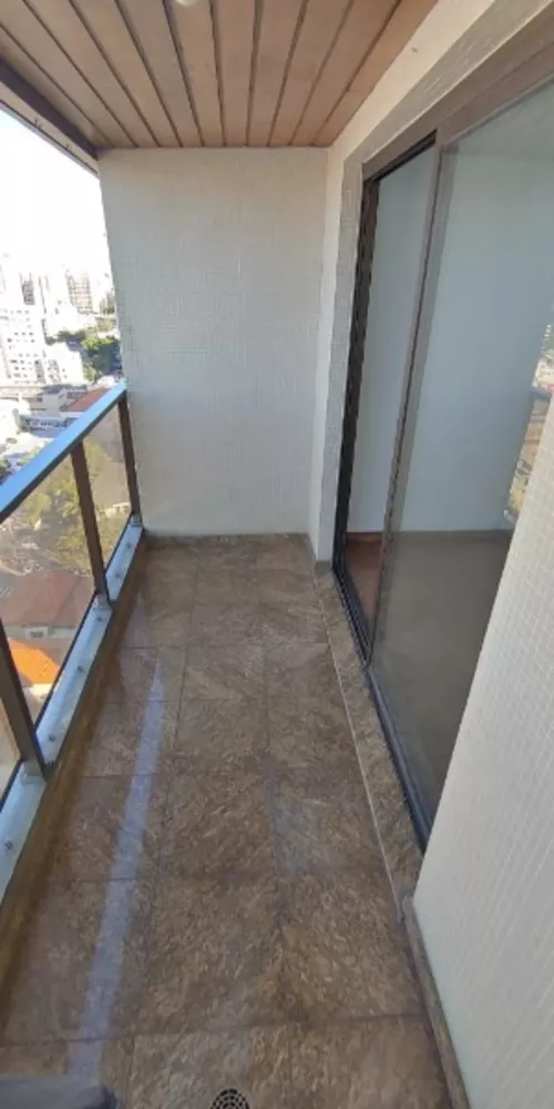 Apartamento à venda com 3 quartos, 200m² - Foto 2