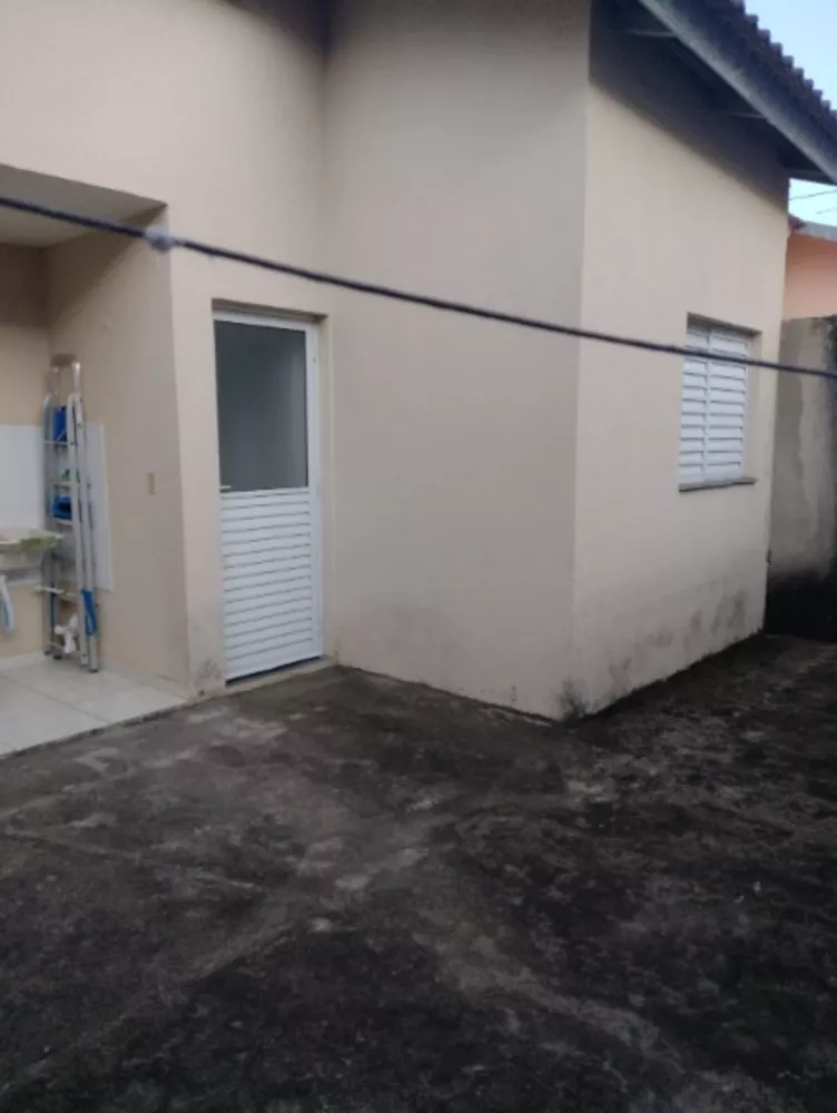 Casa à venda com 2 quartos, 48m² - Foto 1