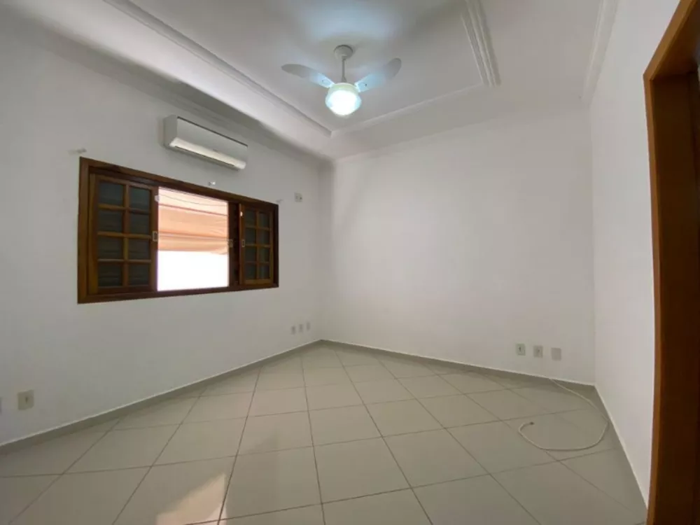 Casa à venda com 4 quartos, 214m² - Foto 12