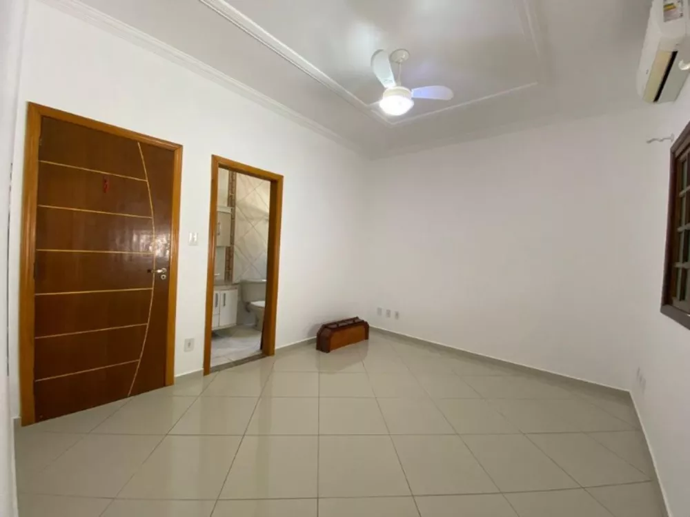 Casa à venda com 4 quartos, 214m² - Foto 14