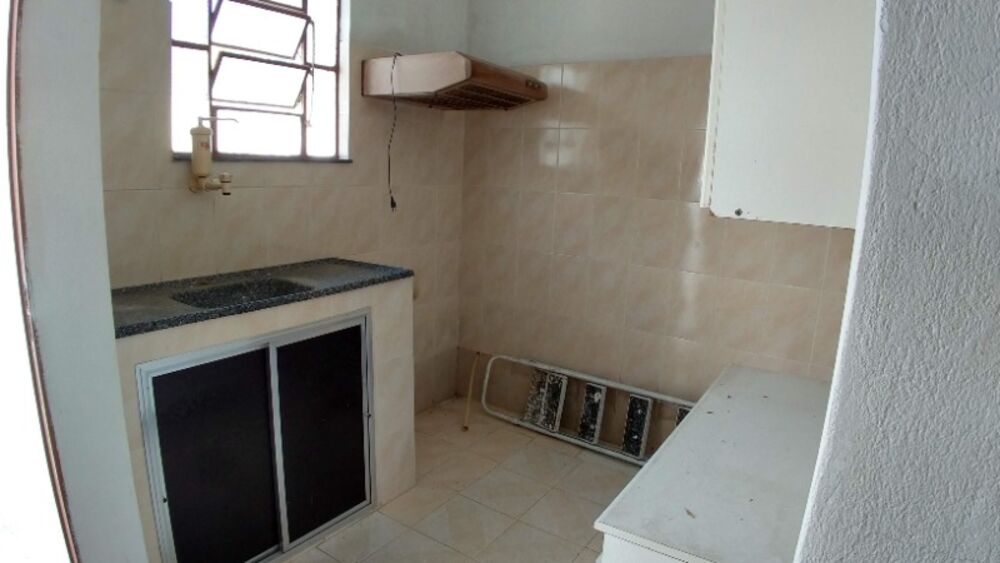 Casa à venda com 5 quartos, 120m² - Foto 1