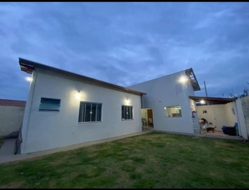 Casa à venda com 2 quartos, 90m² - Foto 1