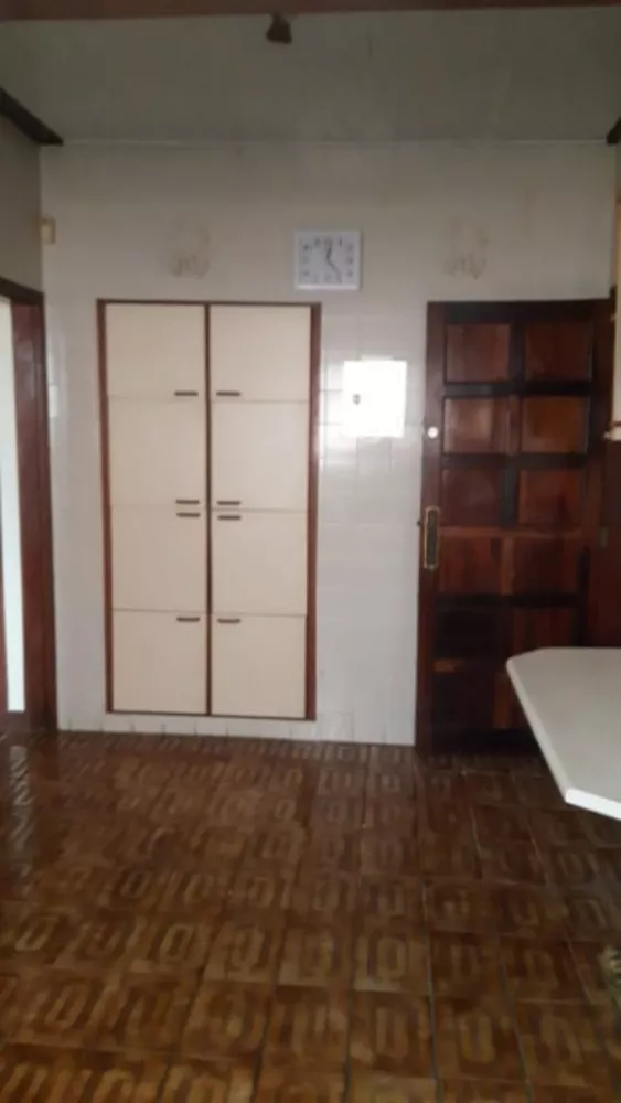 Casa à venda com 4 quartos, 250m² - Foto 15