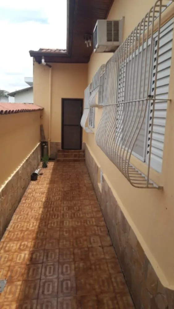 Casa à venda com 4 quartos, 250m² - Foto 11