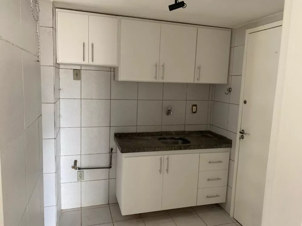 Apartamento à venda com 2 quartos, 62m² - Foto 3