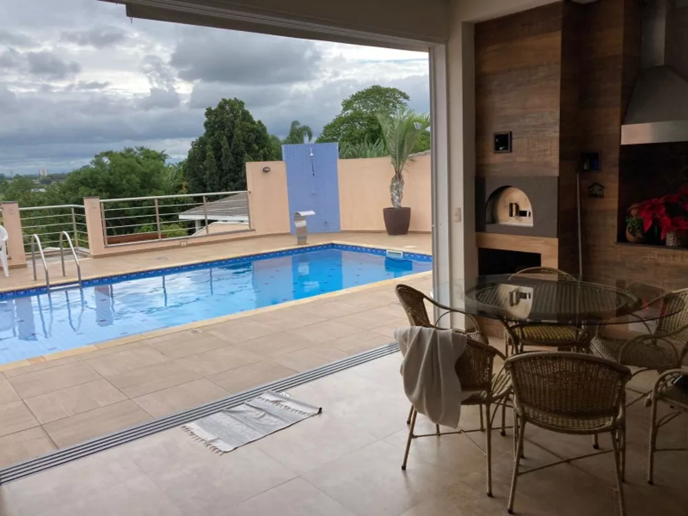 Casa à venda com 4 quartos, 160m² - Foto 1