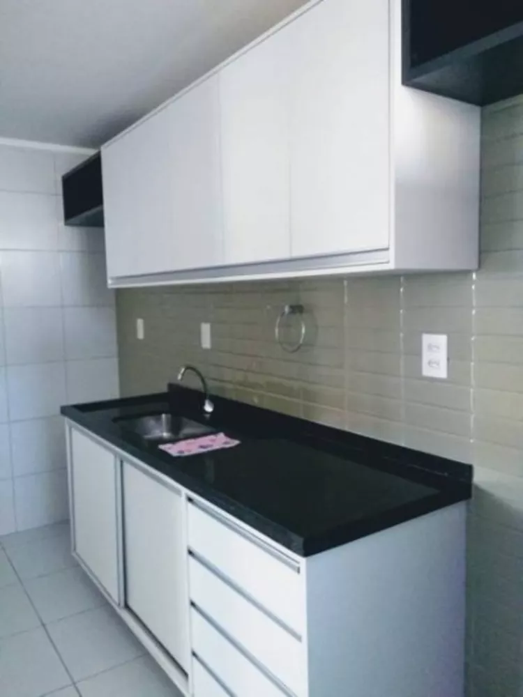 Apartamento à venda com 3 quartos, 69m² - Foto 2