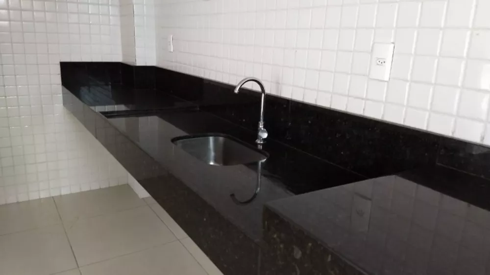 Apartamento à venda com 3 quartos, 87m² - Foto 3