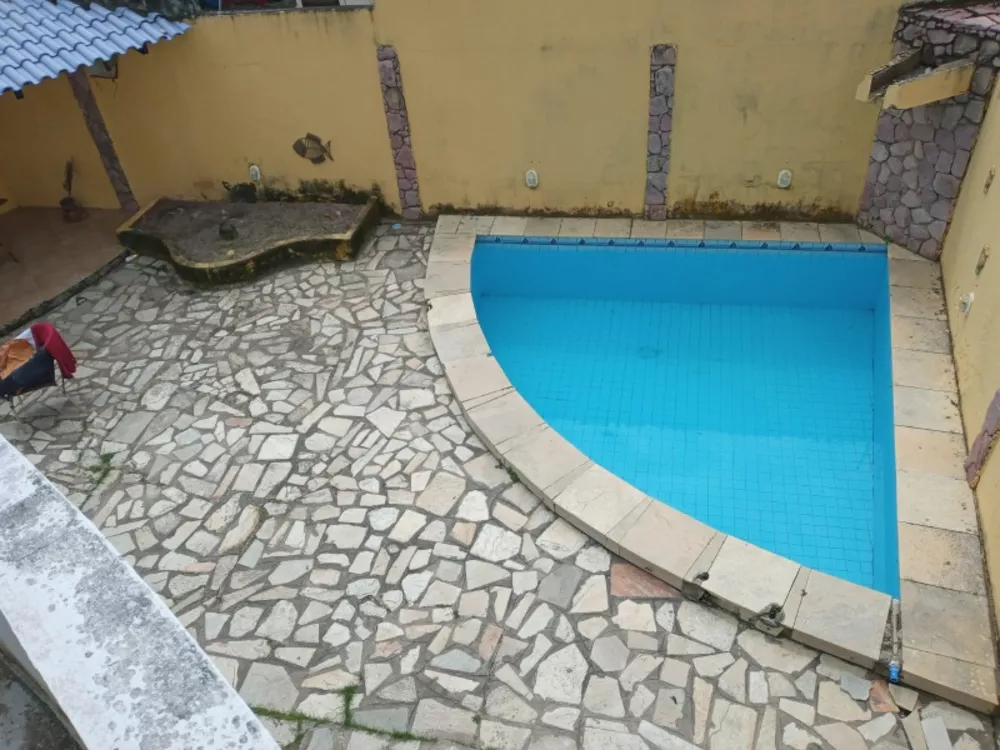 Casa à venda com 8 quartos, 300m² - Foto 3