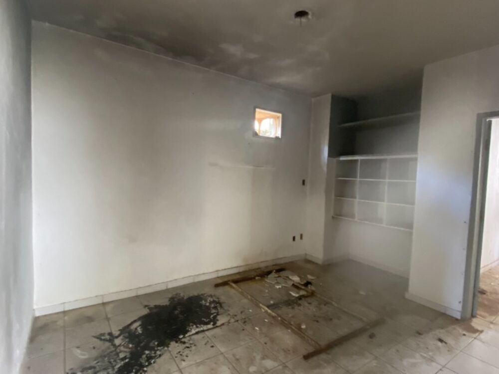 Casa à venda com 2 quartos, 155m² - Foto 9