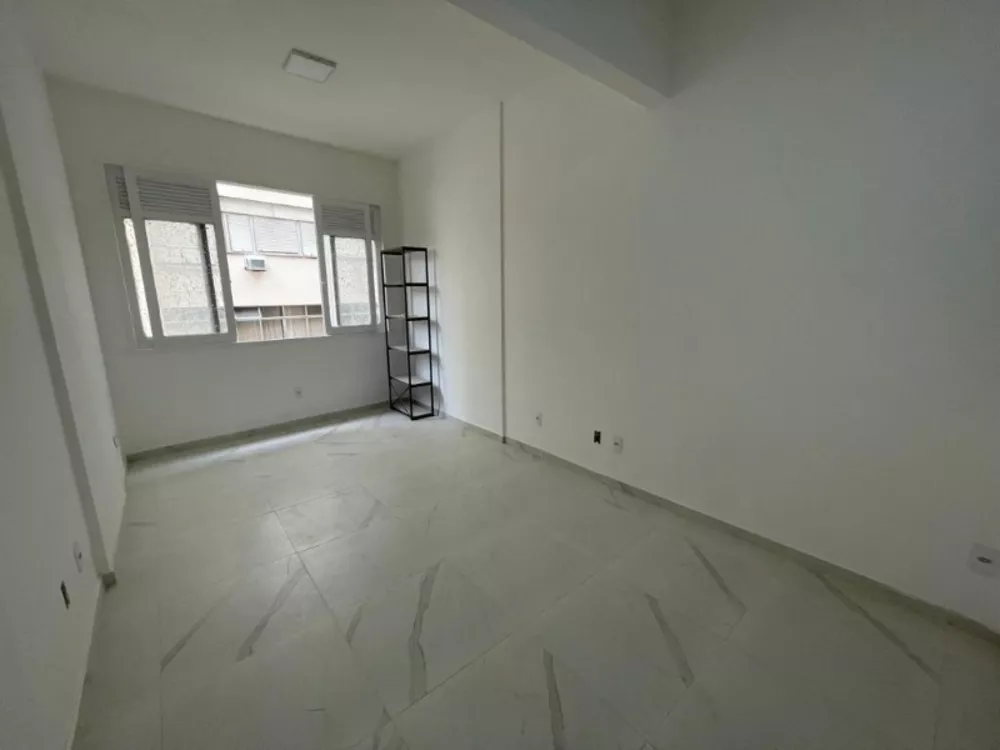 Apartamento à venda com 1 quarto, 38m² - Foto 1