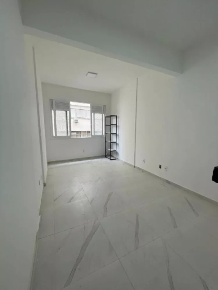 Apartamento à venda com 1 quarto, 38m² - Foto 2