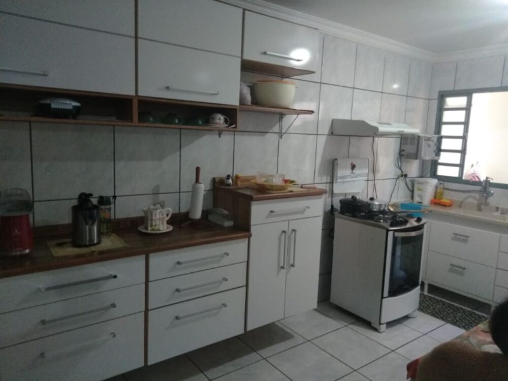 Casa à venda com 3 quartos, 200m² - Foto 2