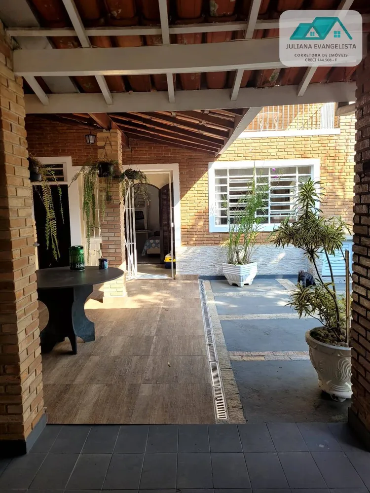 Casa, 3 quartos, 218 m² - Foto 3