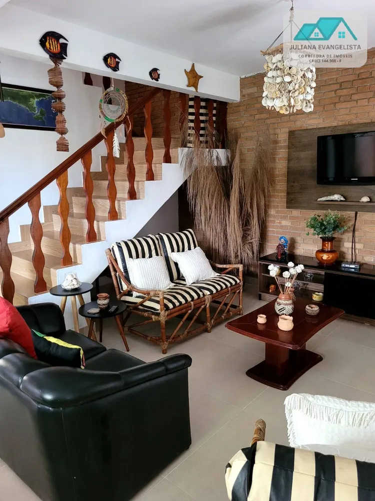 Casa, 3 quartos, 218 m² - Foto 2