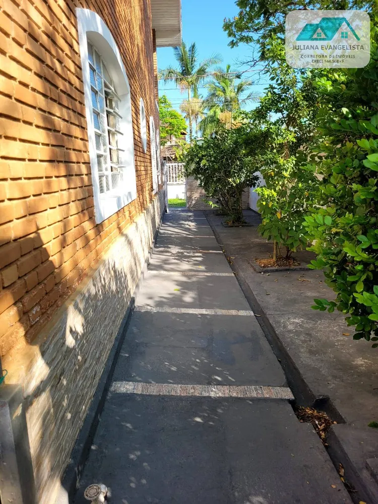Casa, 3 quartos, 218 m² - Foto 1