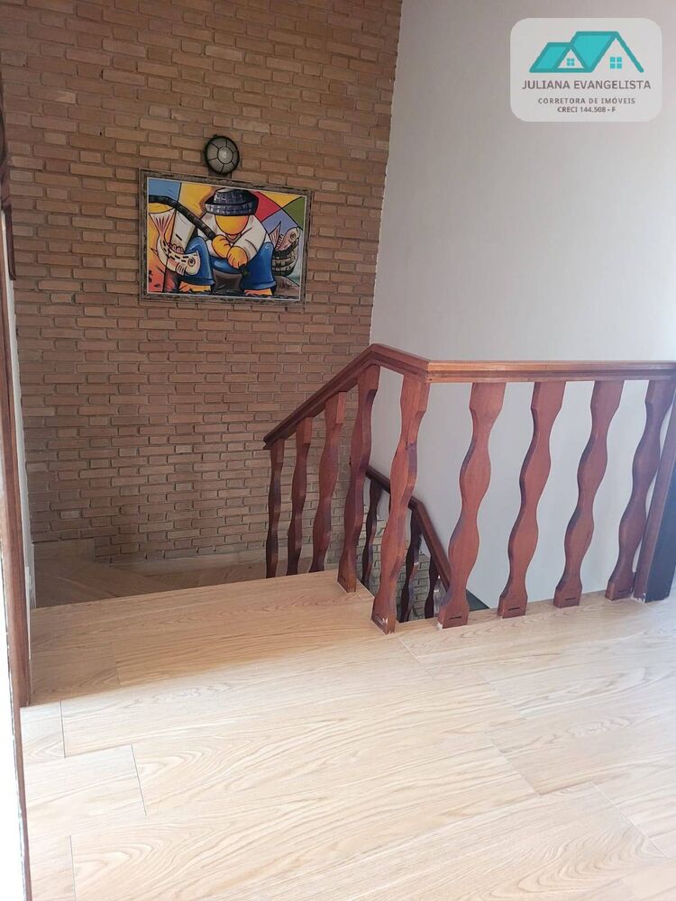 Casa, 3 quartos, 218 m² - Foto 1