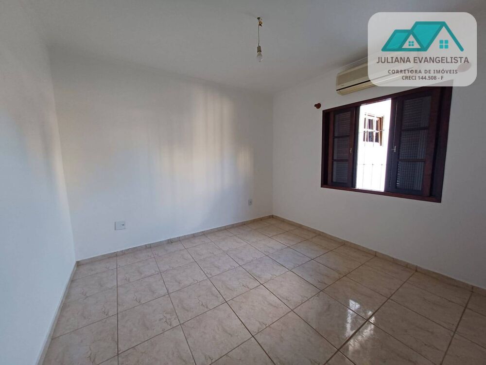 Casa, 3 quartos, 135 m² - Foto 1