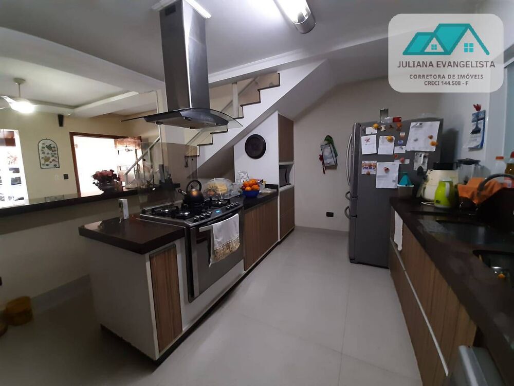 Sobrado, 3 quartos, 219 m² - Foto 4