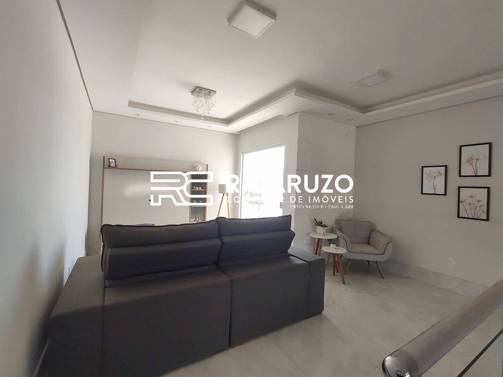 Casa à venda com 4 quartos, 175m² - Foto 1