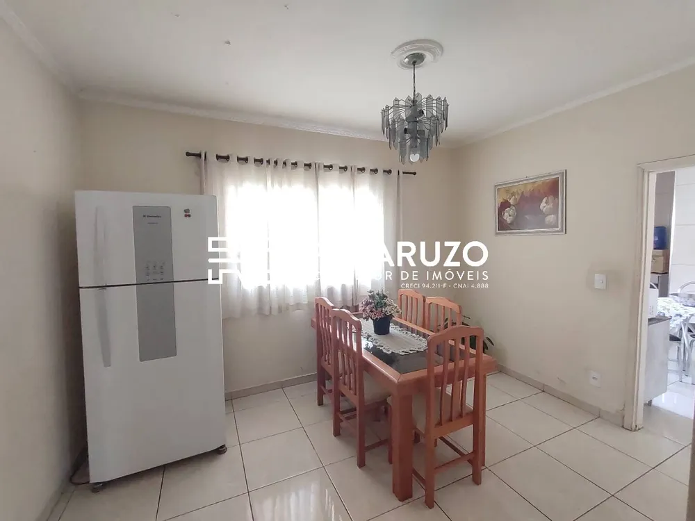 Casa, 3 quartos, 219 m² - Foto 2