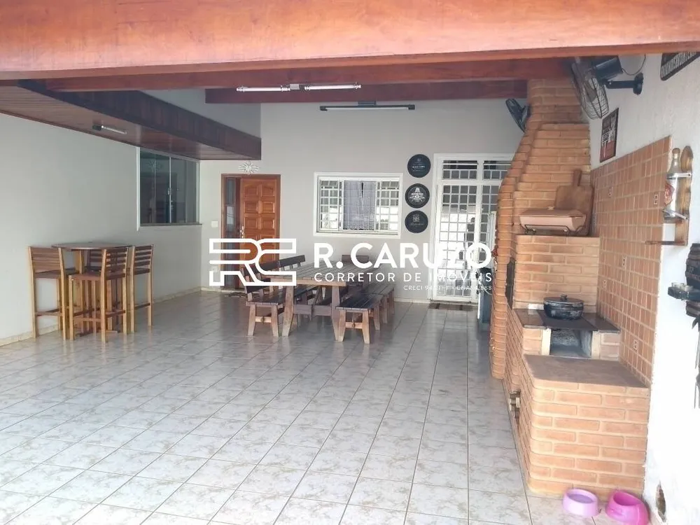 Casa, 3 quartos, 217 m² - Foto 1