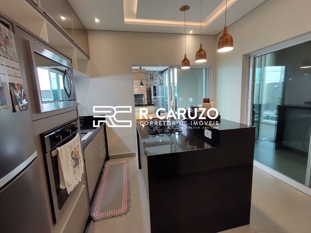 Casa de Condomínio à venda com 4 quartos, 207m² - Foto 1