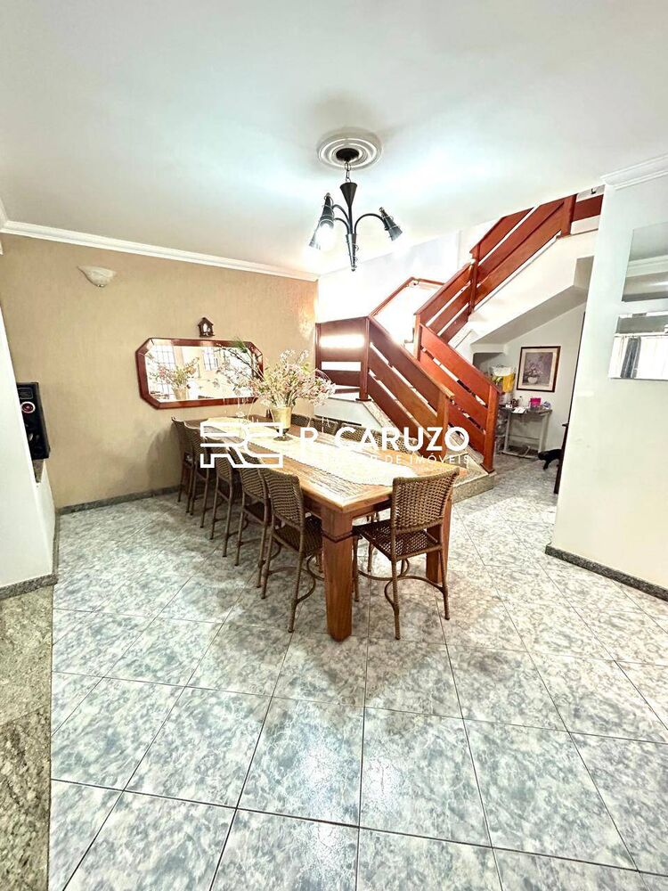 Casa, 3 quartos, 247 m² - Foto 1