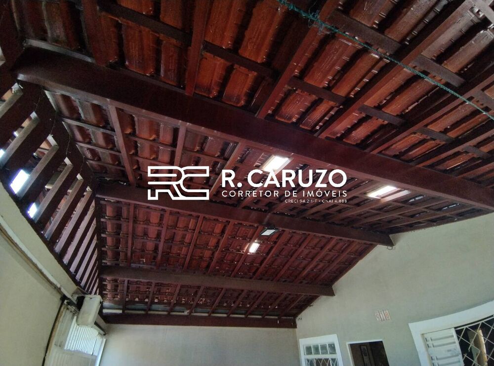 Casa à venda com 2 quartos, 65m² - Foto 1