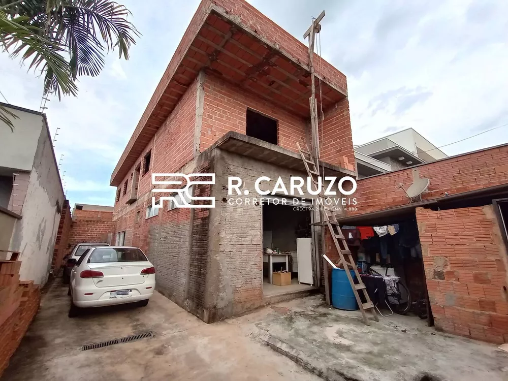 Casa à venda com 2 quartos, 200m² - Foto 1