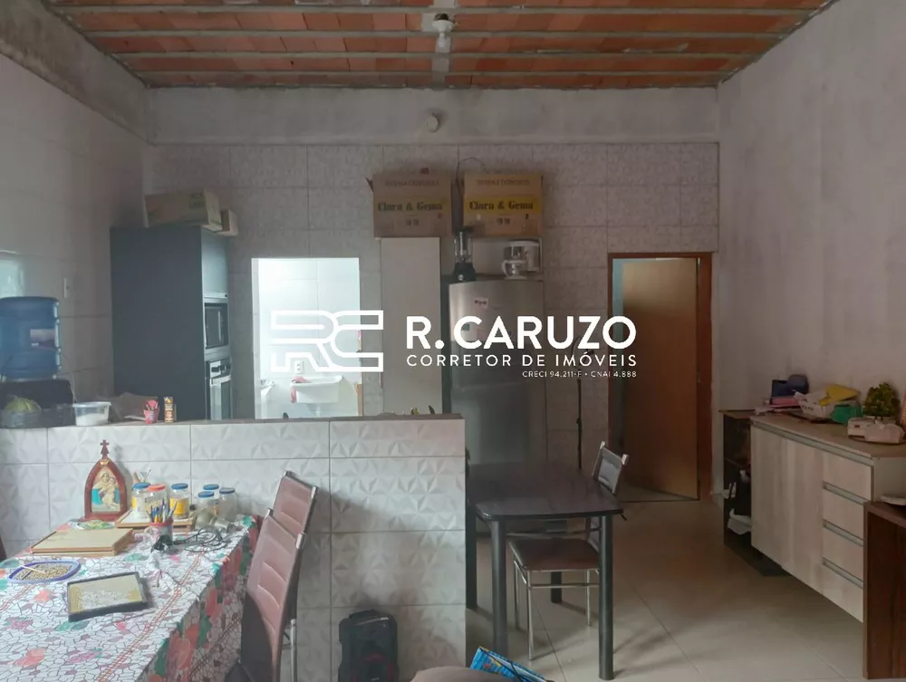 Casa à venda com 2 quartos, 200m² - Foto 4