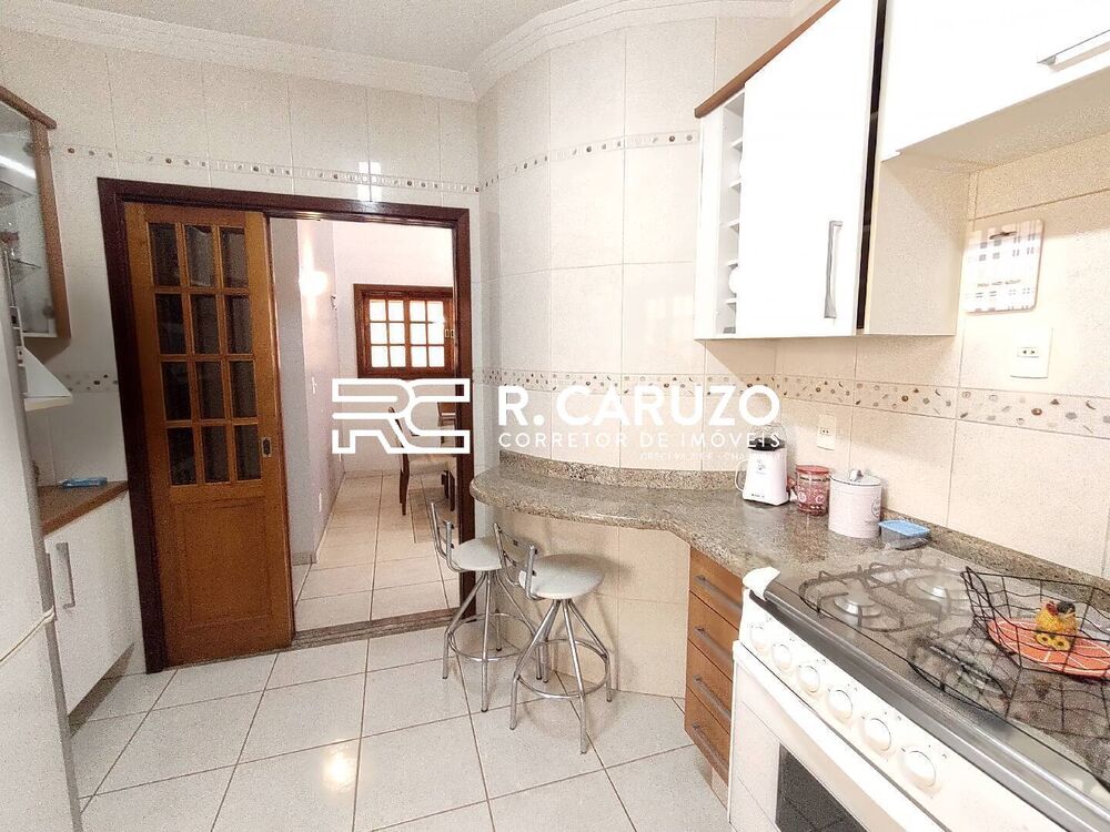 Casa de Condomínio à venda com 3 quartos, 195m² - Foto 2