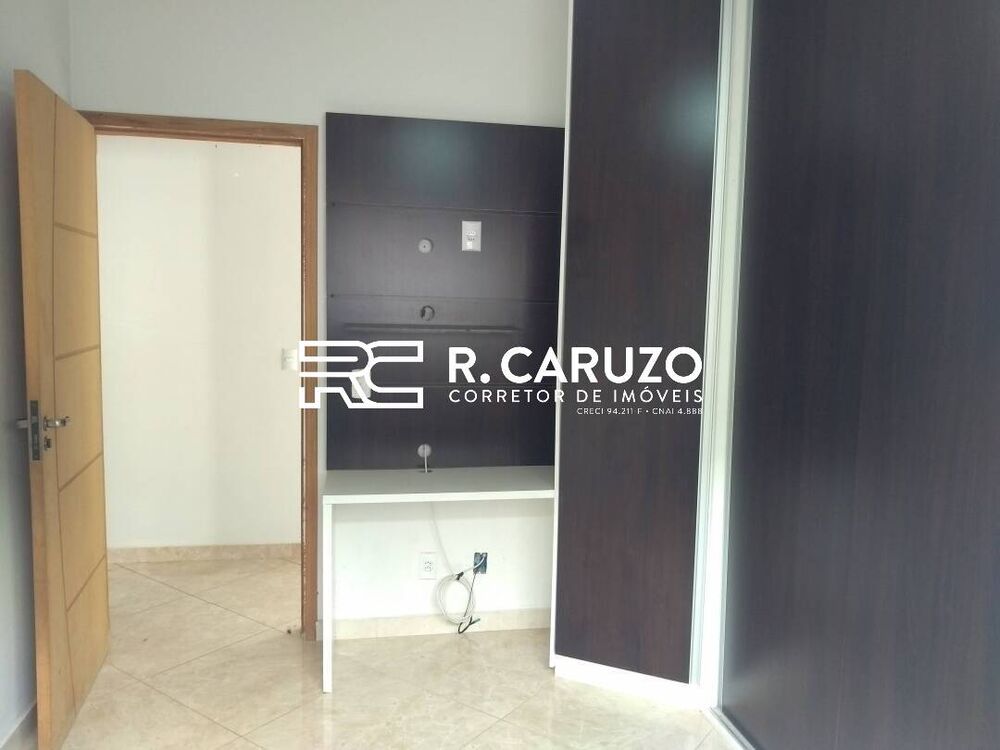 Casa à venda com 3 quartos, 142m² - Foto 2