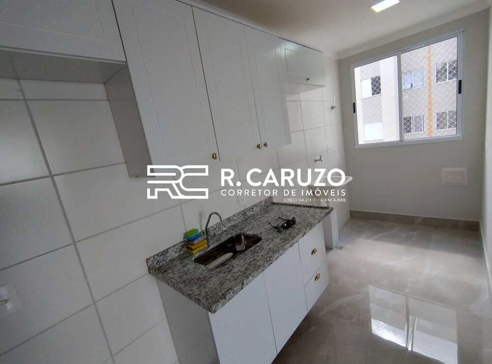Apartamento à venda com 2 quartos, 67m² - Foto 2