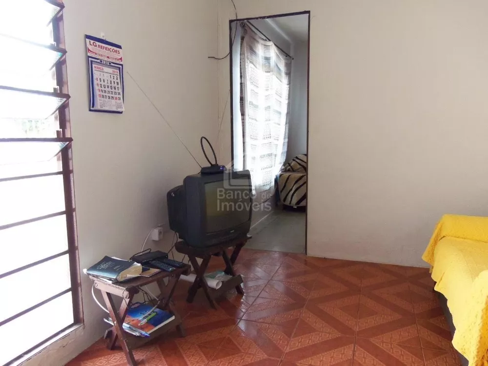 Casa à venda com 2 quartos, 40m² - Foto 4