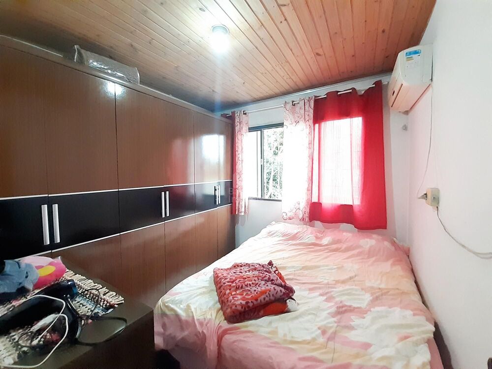 Casa à venda com 2 quartos, 77m² - Foto 3