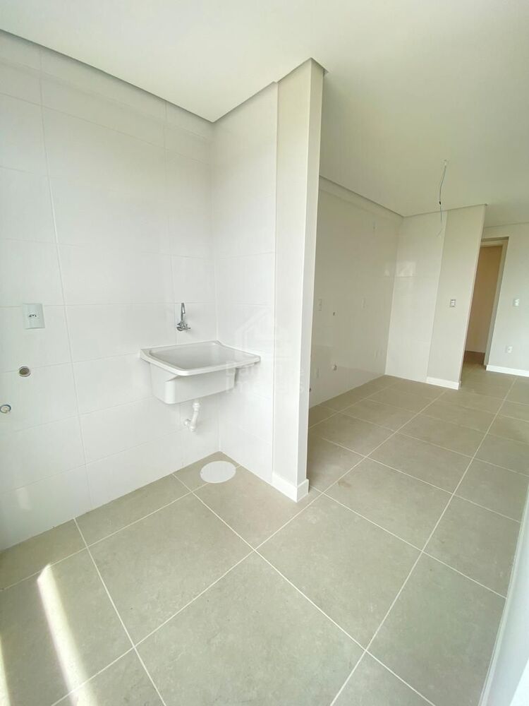 Apartamento à venda com 2 quartos, 77m² - Foto 4
