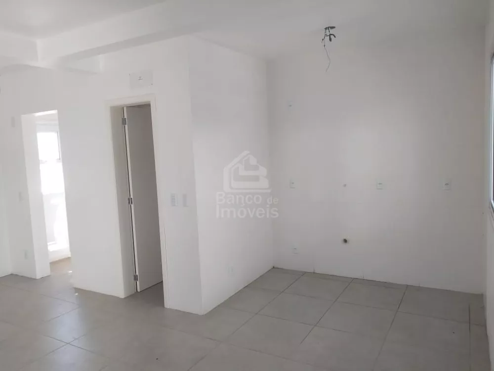 Casa à venda com 2 quartos, 77m² - Foto 2