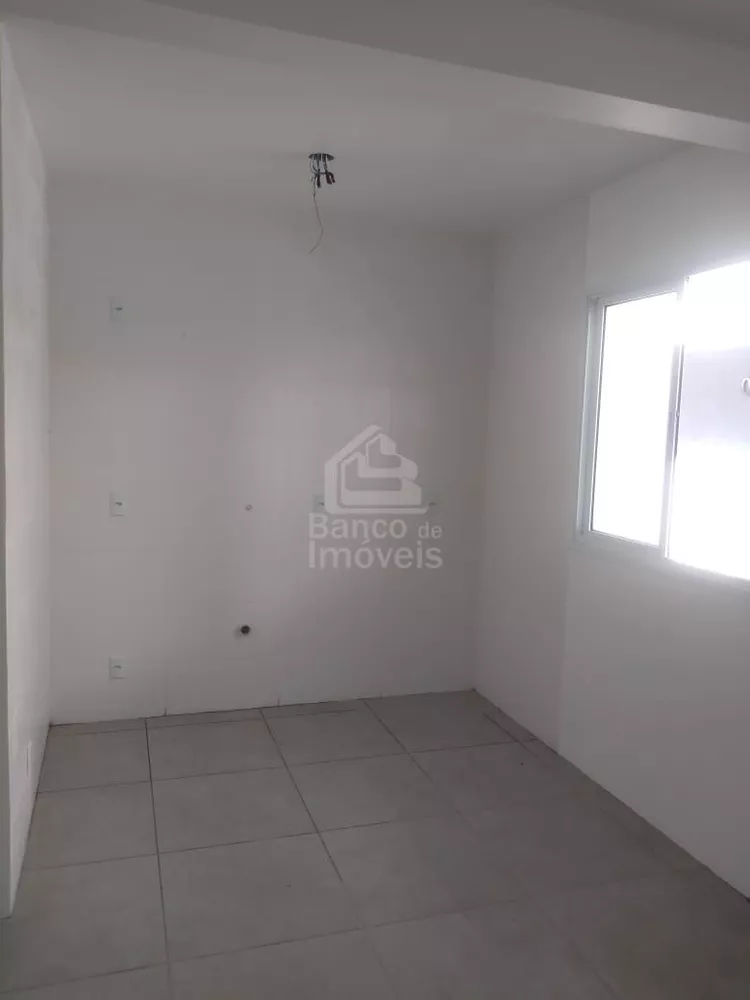 Casa à venda com 2 quartos, 77m² - Foto 4