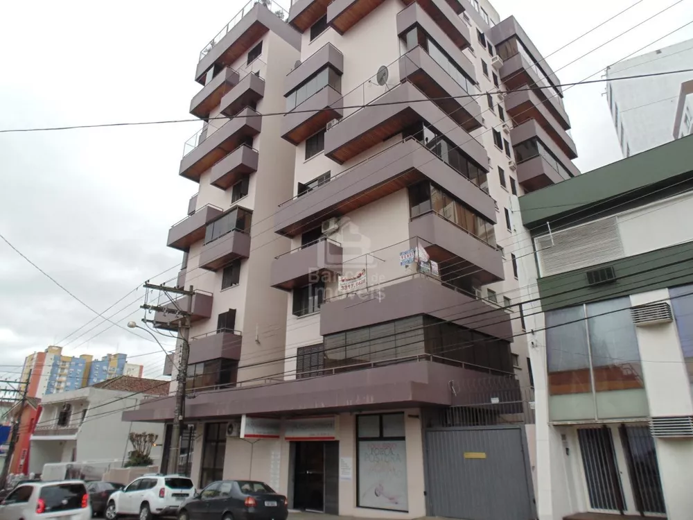 Apartamento à venda com 3 quartos, 222m² - Foto 2