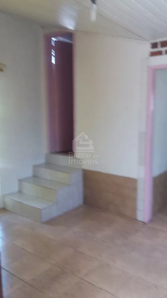 Casa à venda com 4 quartos, 200m² - Foto 2