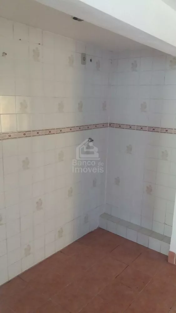 Casa à venda com 4 quartos, 200m² - Foto 4