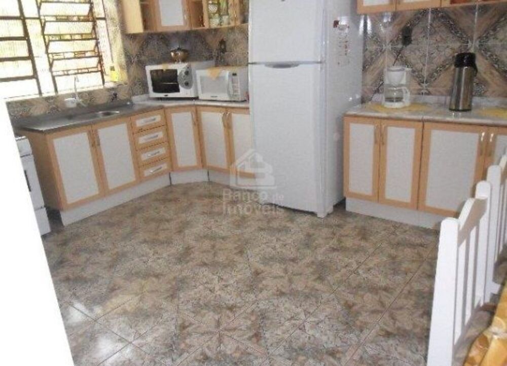 Casa à venda com 5 quartos, 280m² - Foto 4