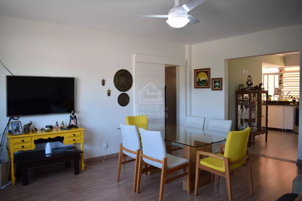 Apartamento à venda com 3 quartos, 115m² - Foto 1