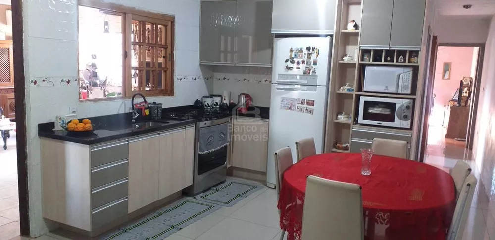 Casa à venda com 4 quartos, 110m² - Foto 4