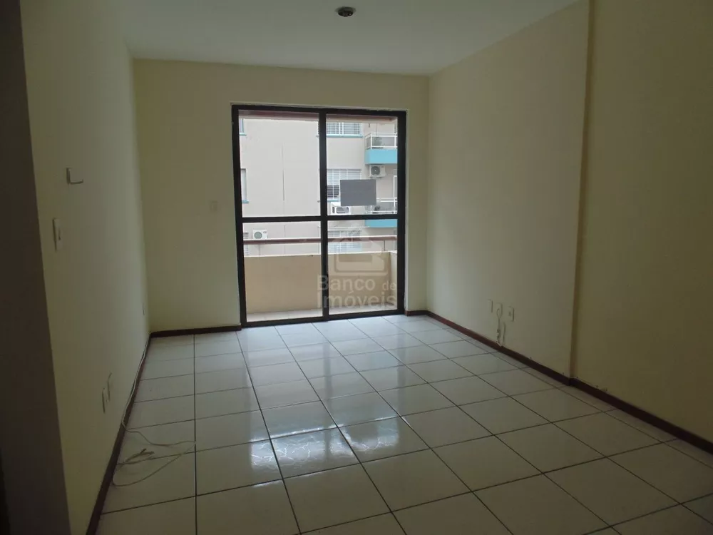 Apartamento à venda com 3 quartos, 93m² - Foto 2