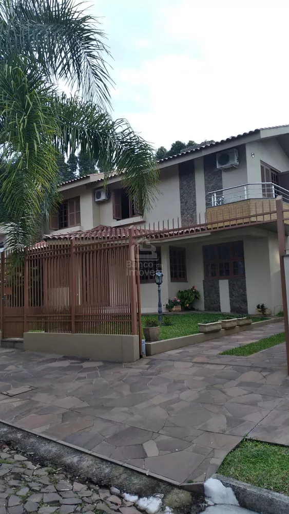 Casa, 4 quartos, 231 m² - Foto 1