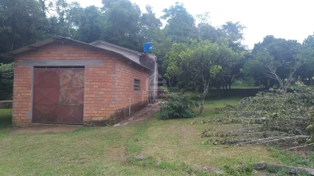 Chácara, 2 quartos, 2805 m² - Foto 1